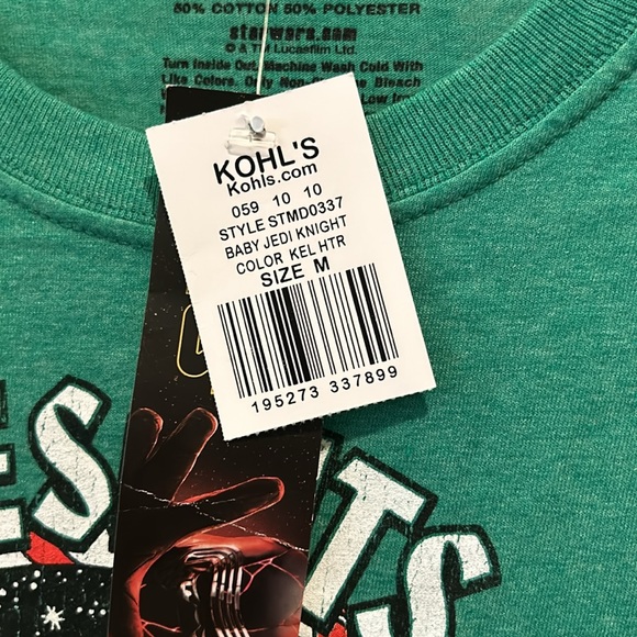 Disney Star Wars Yoda Baby Jedi Presents Are on the Way Holiday Christmas Tshirt - Picture 5 of 7